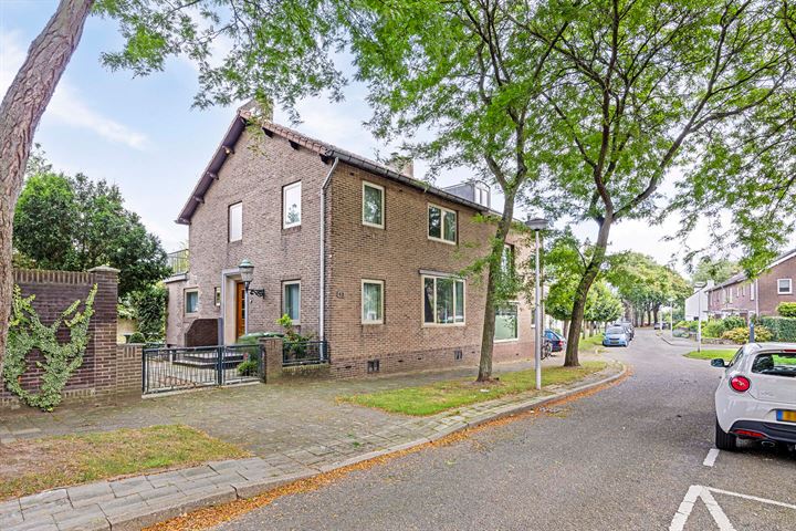 Bekijk foto 3 van Vaubanstraat 52