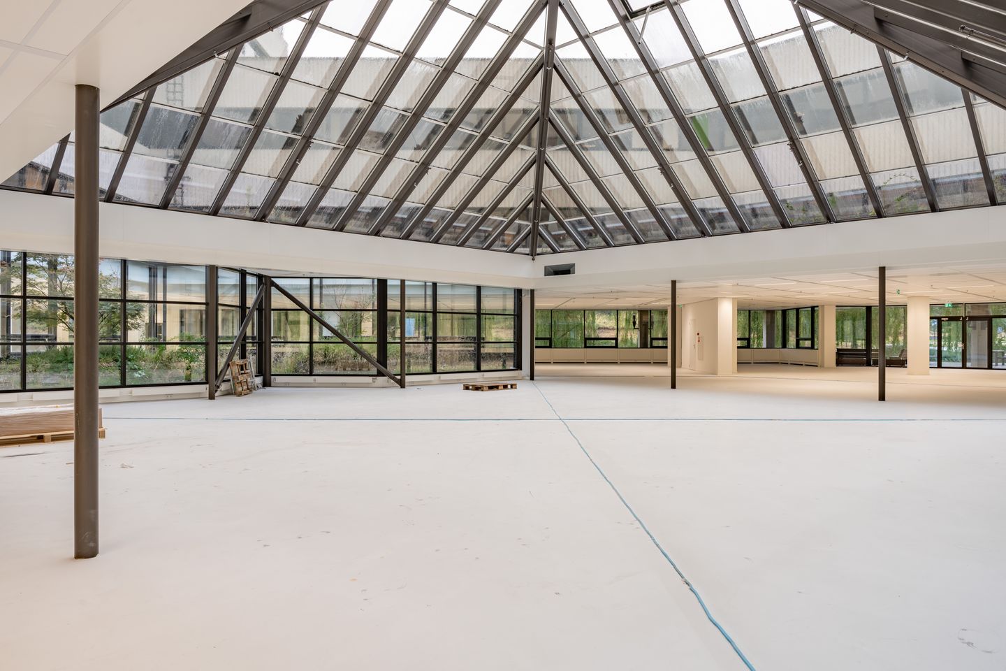 View photo 3 of Hoogoorddreef 9