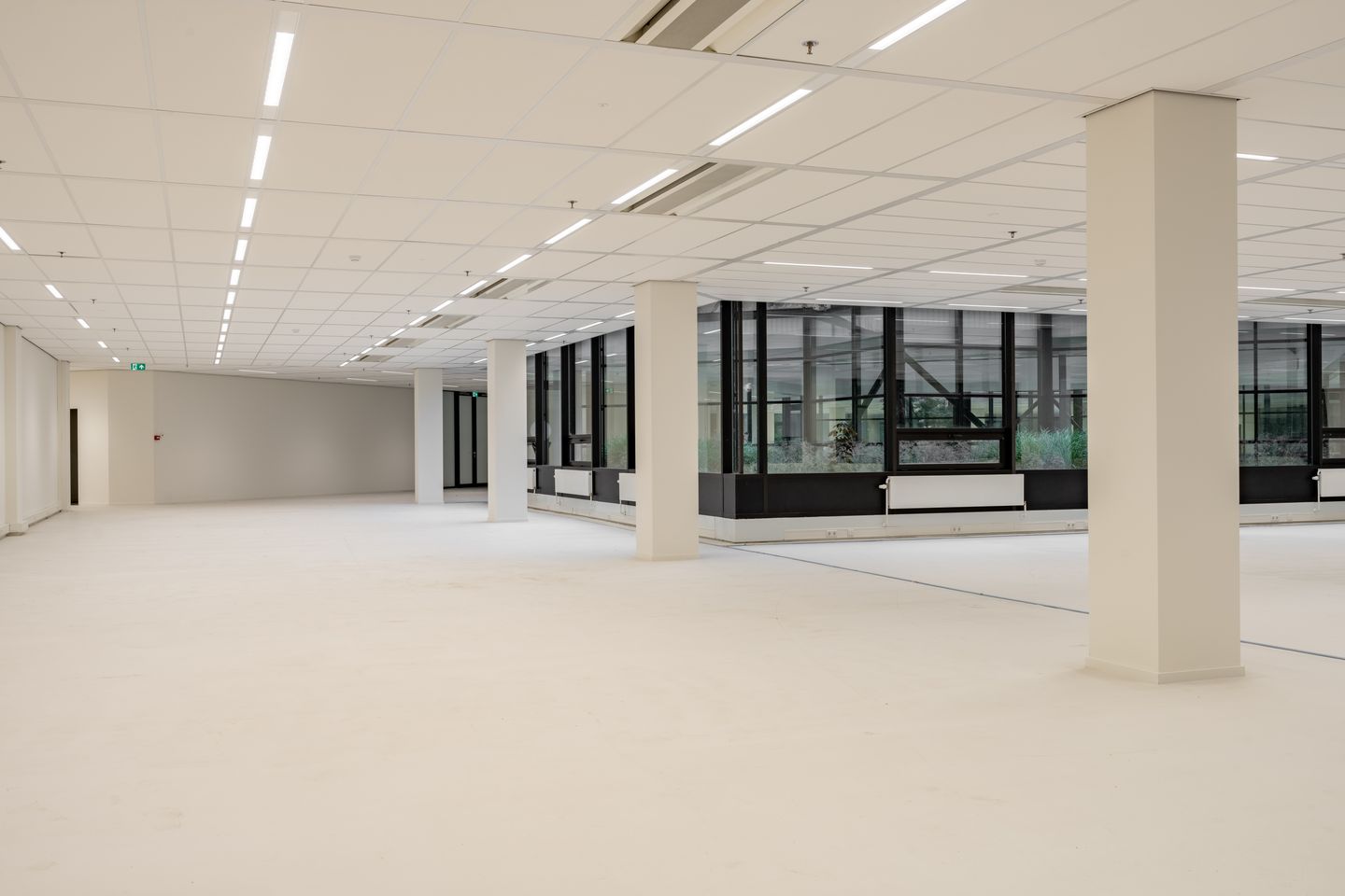 View photo 5 of Hoogoorddreef 9