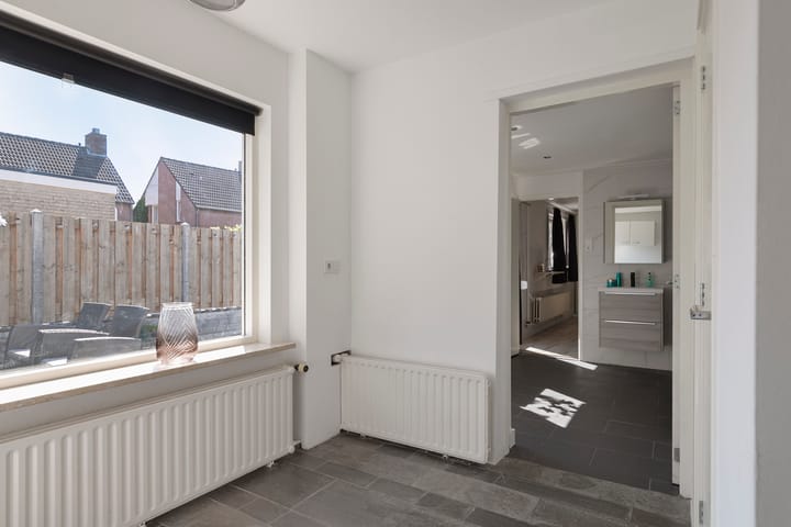 Foto 16 van Bredaseweg 3