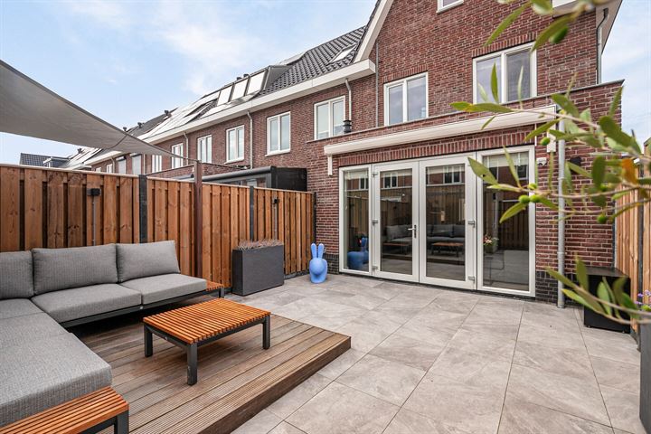 View photo 16 of Maria van Oosterwijckstraat 59