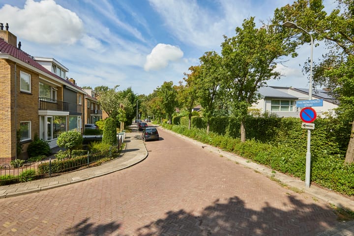 Photo 7 of van Bronckhorststraat 5