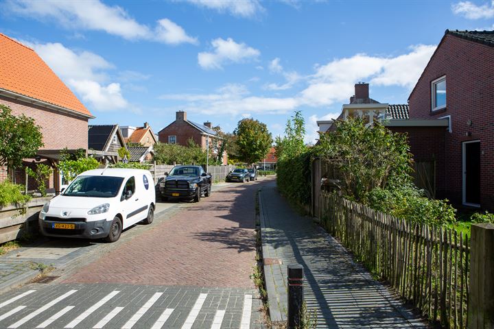 View photo 44 of Zeedistelstraat 9