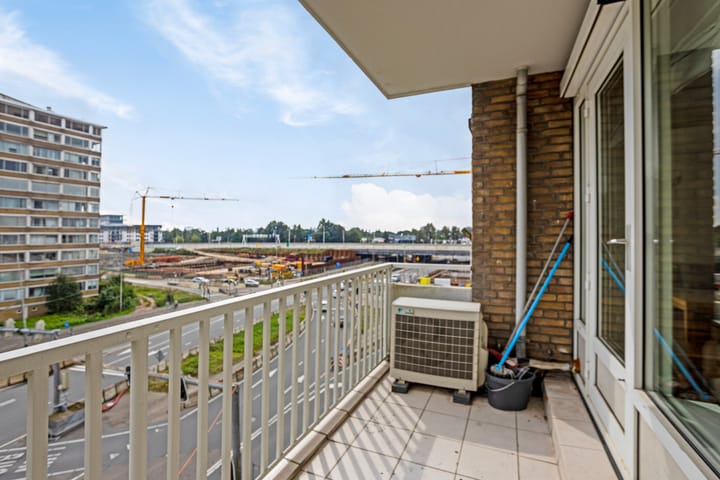 Foto 12 van Mr. F.A. van Hallweg 138