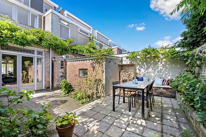 View photo 20 of Van Heemstrastraat 25