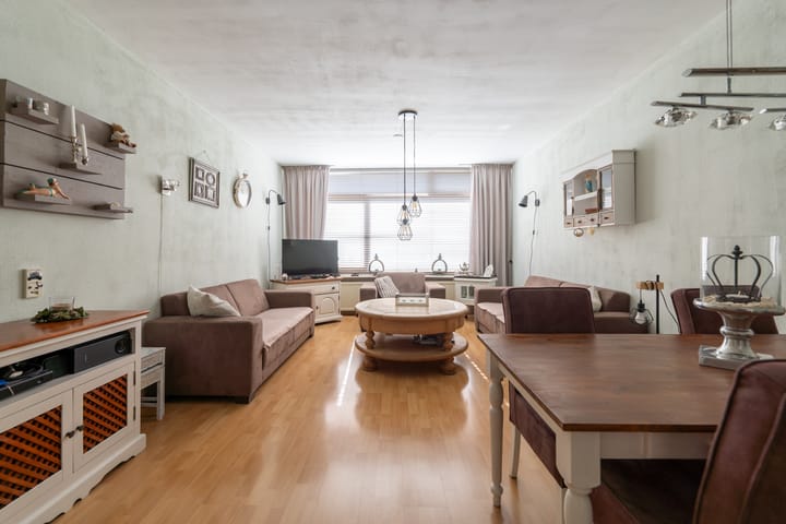 Photo 11 of Jan Vermeerstraat 301