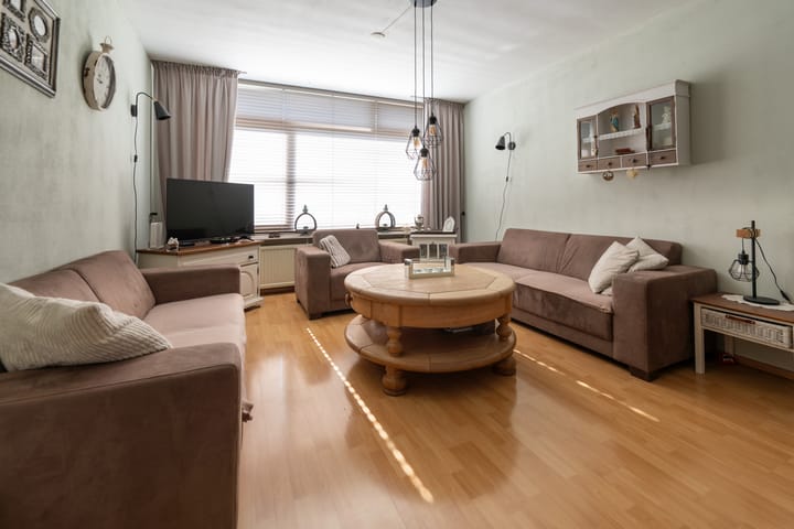 Photo 13 of Jan Vermeerstraat 301