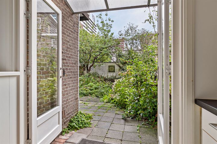 View photo 3 of Van den Boschstraat 244