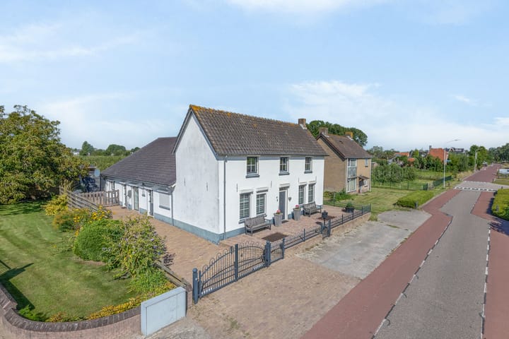 Photo 2 of Florastraat 35