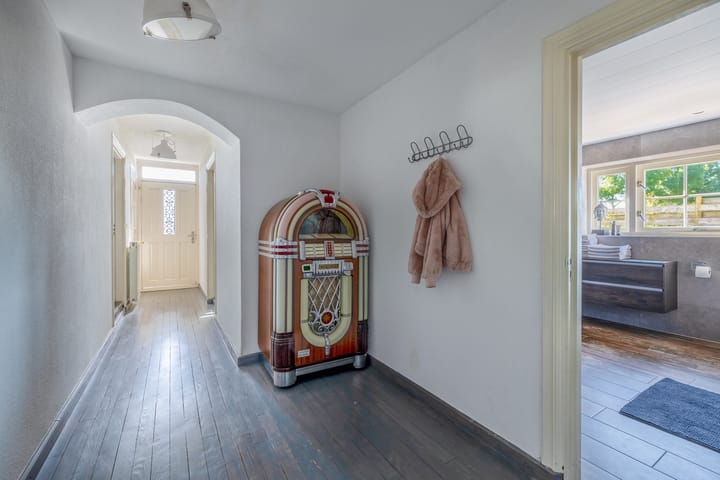 Photo 17 of Florastraat 35