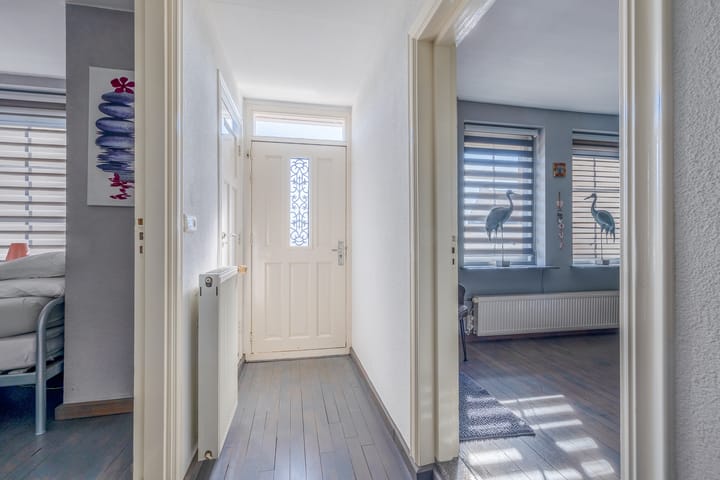 Photo 18 of Florastraat 35