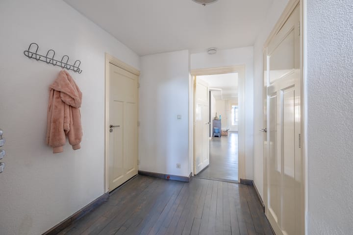 Photo 19 of Florastraat 35