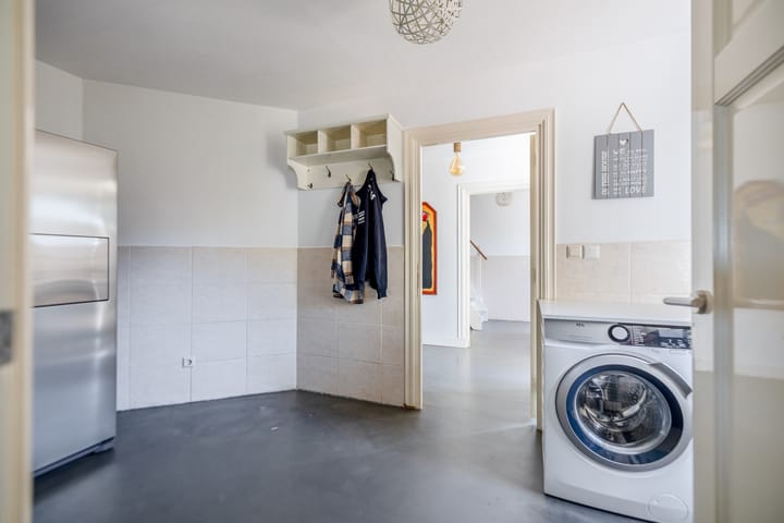 Photo 25 of Florastraat 35