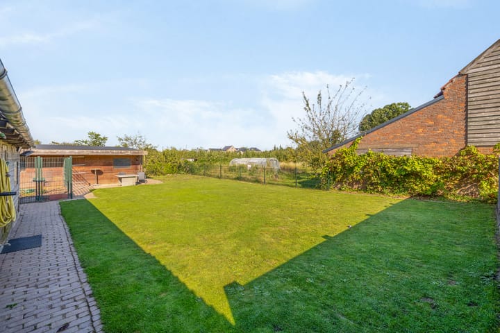 Photo 26 of Florastraat 35