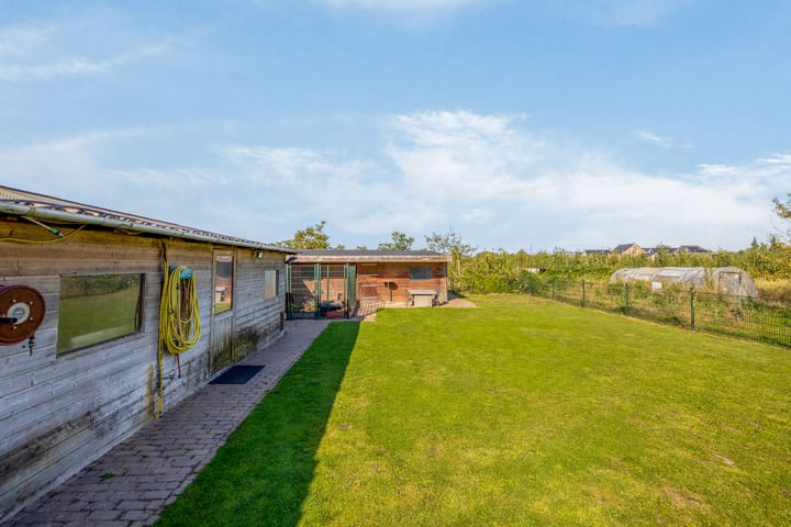 Photo 31 of Florastraat 35