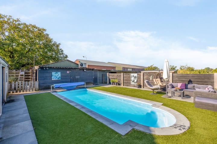 Photo 33 of Florastraat 35