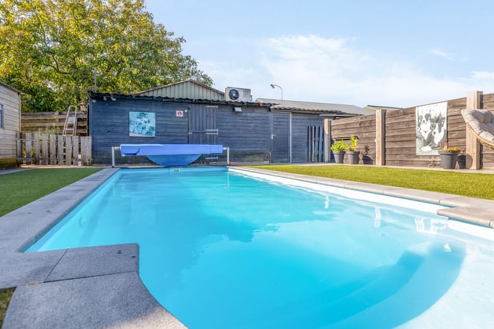 Photo 36 of Florastraat 35