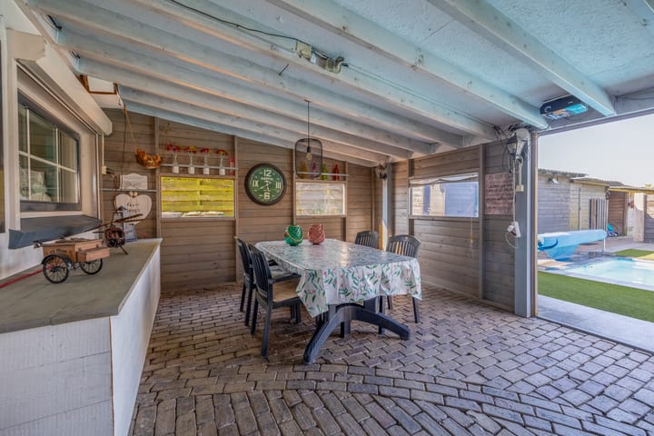 Photo 39 of Florastraat 35