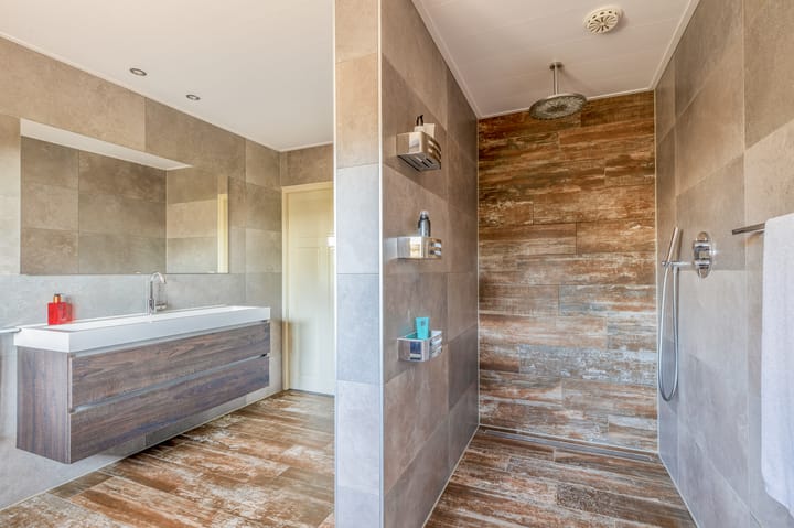 Photo 41 of Florastraat 35