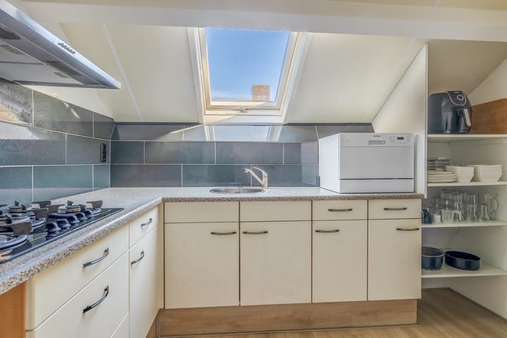 Photo 44 of Florastraat 35