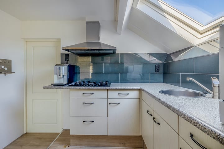 Photo 46 of Florastraat 35