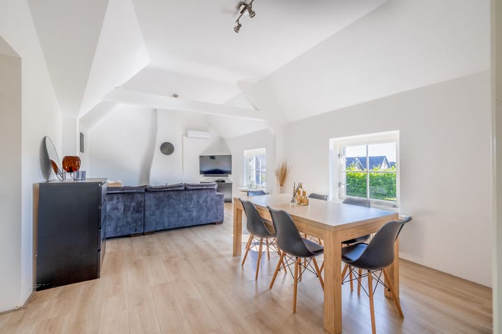 Photo 47 of Florastraat 35