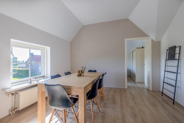 Photo 48 of Florastraat 35