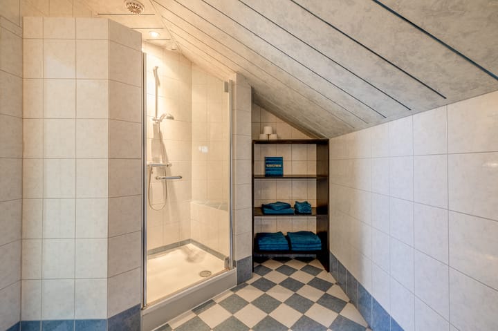 Photo 53 of Florastraat 35