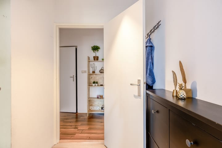 Photo 68 of Florastraat 35