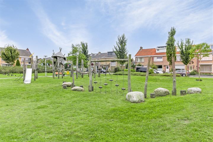 Bekijk foto 2 van van Heemskerkplein 12