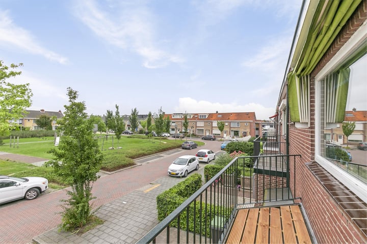 Bekijk foto 37 van van Heemskerkplein 12