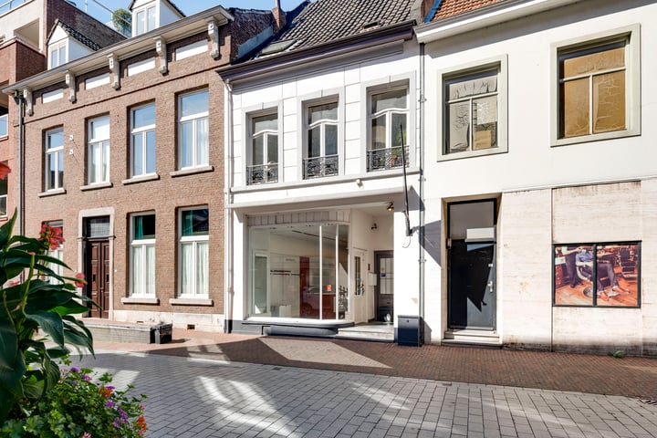 Paredisstraat 17, Roermond