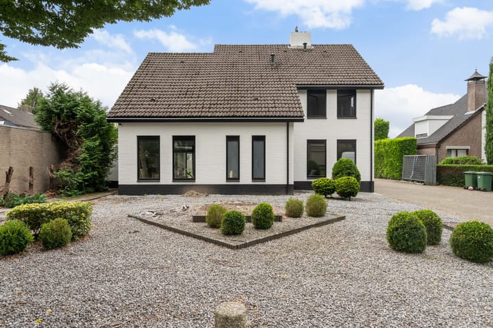 Photo 6 of Hoolstraat 1