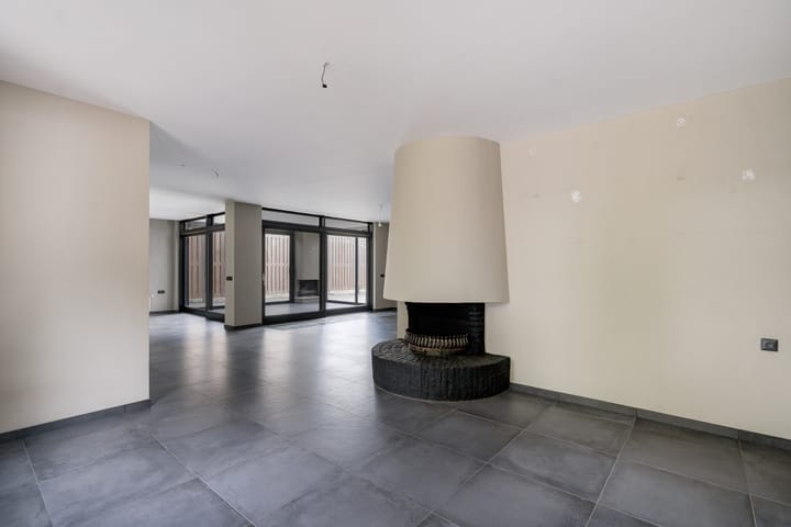 Photo 11 of Hoolstraat 1