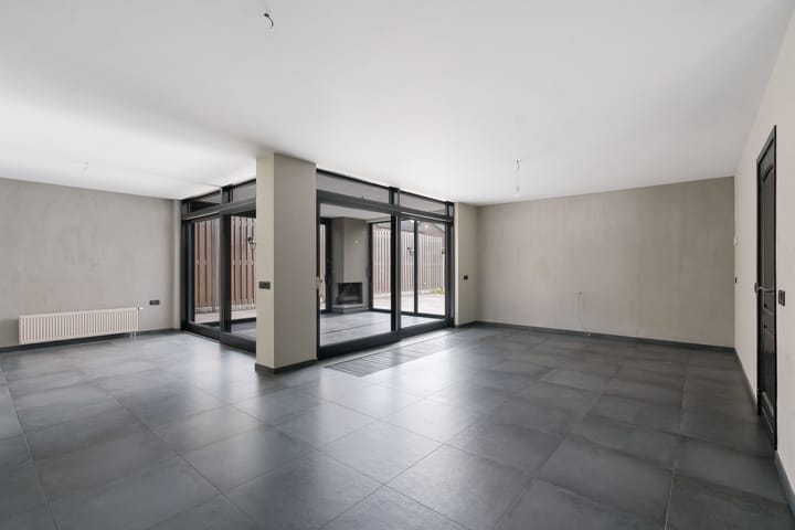 Photo 12 of Hoolstraat 1