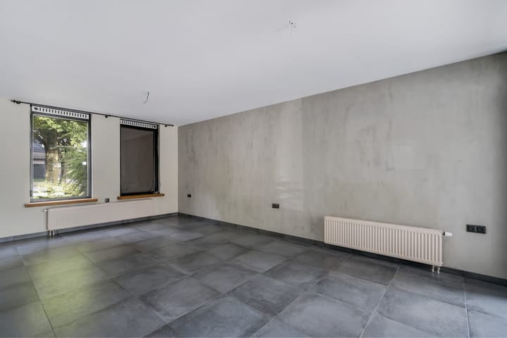 Photo 16 of Hoolstraat 1