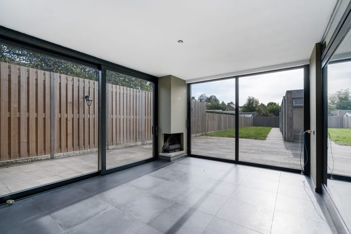 Photo 19 of Hoolstraat 1