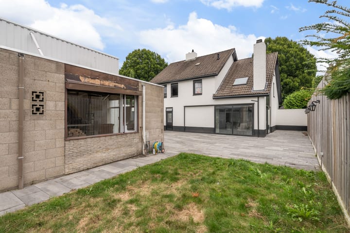 Photo 39 of Hoolstraat 1