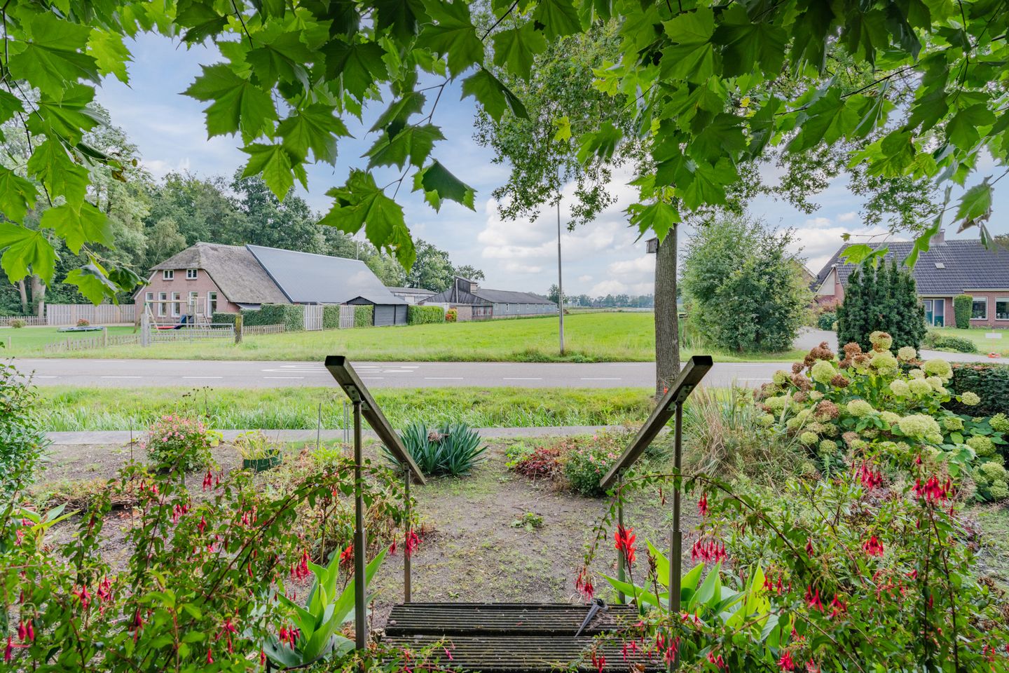 Foto 5 van Meeleweg 8