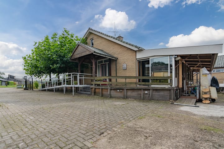 Foto 4 van Meeleweg 8