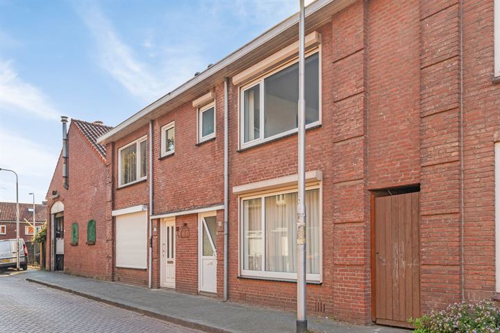 Bekijk foto 2 van Trompstraat 35