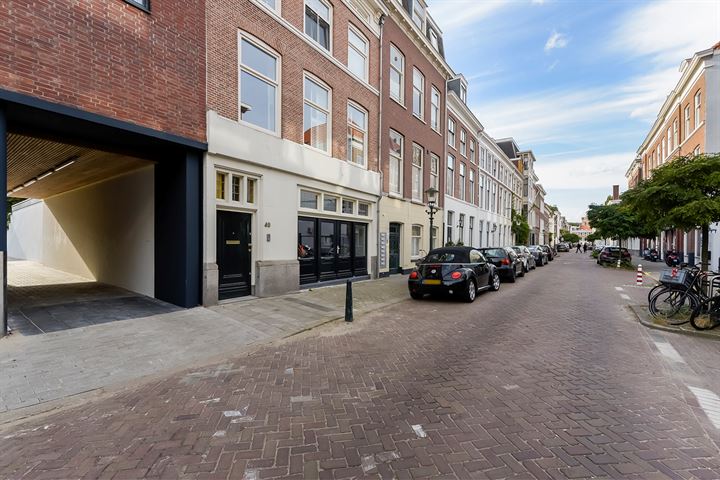 View photo 1 of De Ruijterstraat 38-F