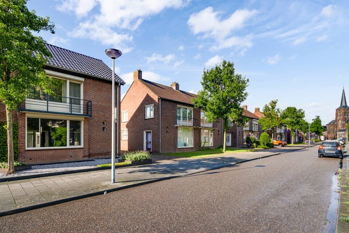 View photo 7 of Luytersteegstraat 18