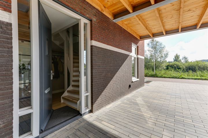 View photo 2 of Joannes van den Broekstraat 39