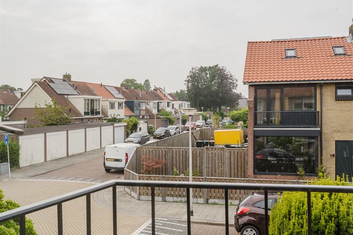 Bekijk foto 32 van Beatrixstraat 10