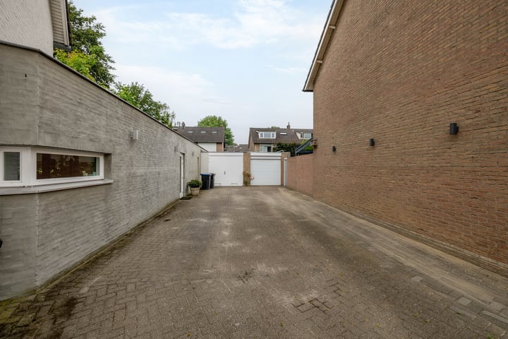 View photo 37 of Dr. Schaepmanstraat 5