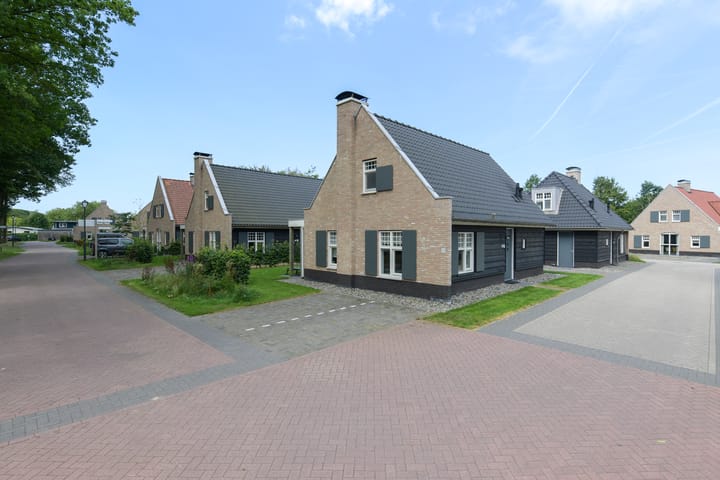 Photo 3 of Duinlaan 5-H302