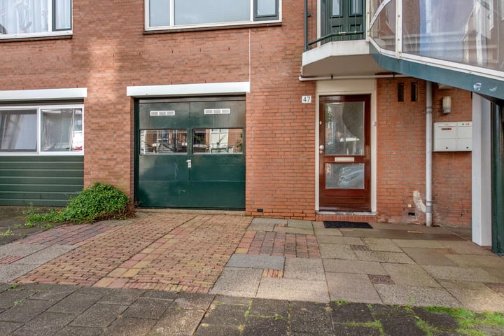 Bekijk foto 31 van J. Bosmanstraat 47