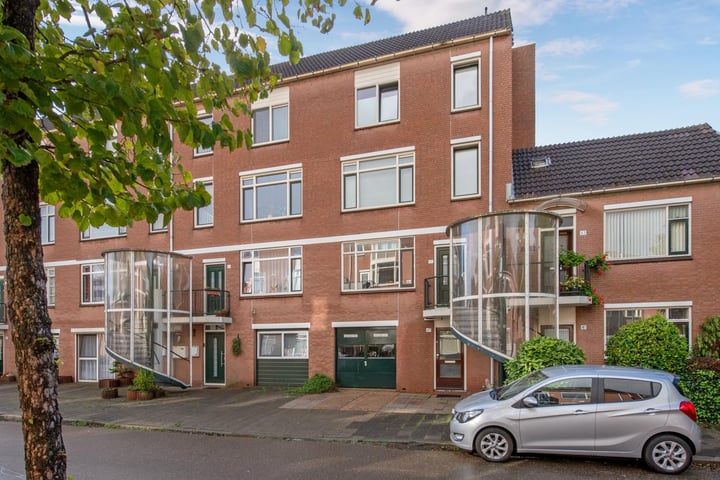 Bekijk foto 32 van J. Bosmanstraat 47