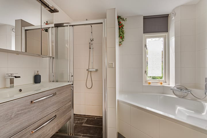 Foto 19 van Graaf Balthasarlaan 11